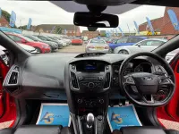 Used Ford Focus ST 185 HP (136 kW) 2015 Red Hatchback