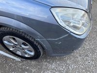 Used Vauxhall Vectra 138 HP (101 kW) 2008 Silver Hatchback