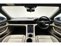 Begagnad Porsche Taycan Performance Package 350 kW (476 HK) 2023 Blå Kombi