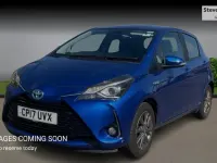 Used Toyota Yaris 100 HP (73 kW) 2017 Blue Hatchback