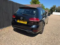 Używany VW Golf VII SE 115 KM (84 kW) 2017 Czarny Kombi