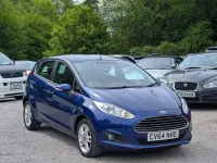 Usado Ford Fiesta Zetec 82 CV (60 kW) 2014 Azul Utilitario