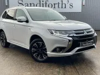 Used Mitsubishi Outlander P-HEV 203 HP (149 kW) 2017 White SUV