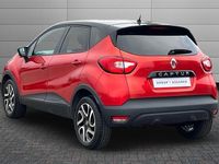 Used Renault Captur Dynamique 120 HP (88 kW) 2017 Flame red SUV