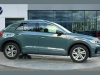 Used VW T-Roc R-line 150 HP (110 kW) 2024 Petrol blue metallic SUV