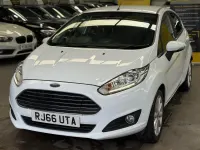 Second-hand Ford Fiesta Titanium 2017 Alb Hatchback