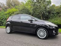 Begagnad Ford Fiesta Titanium 2009 Svart Halvkombi