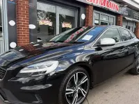 Używany Volvo V40 R-Design Pro 122 KM (89 kW) 2018 Czarny Hatchback
