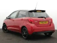 Used Toyota Yaris Design 100 HP (73 kW) 2016 Red Hatchback