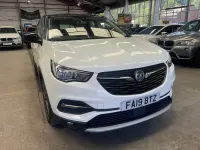 Used Vauxhall Grandland X Sport 130 HP (95 kW) 2019 White SUV