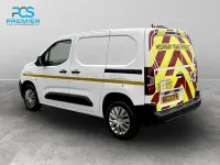 Second-hand Peugeot Partner Premium 2022 Alb Monovolum