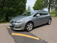 Used Vauxhall Astra SRi 2013 Silver Hatchback