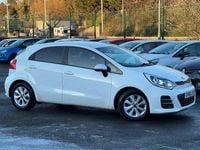 Used Kia Rio 74 HP (54 kW) 2016 White Hatchback
