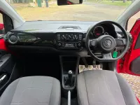 Begagnad VW up! move up! 60 HK (44 kW) 2015 Röd Halvkombi