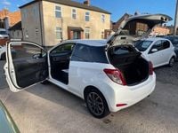 Used Toyota Yaris Trend 101 HP (74 kW) 2012 White Hatchback