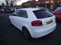 Używany Audi A3 Black Edition 200 KM (147 kW) 2010 Biały Hatchback