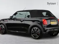 Begagnad Mini John Cooper Works 228 HK (167 kW) 2022 Svart Halvkombi