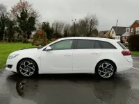 Used Vauxhall Insignia SRi 136 HP (100 kW) 2015 White Estate