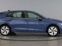 Second-hand VW Golf VIII Style 150 CP (110 kW) 2025 Albastru Hatchback