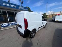 Used Fiat Doblò 90 HP (66 kW) 2016 White MPV