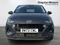 Usado Hyundai i10 Premium 67 HP (49 kW) 2023 Cinzento Citadino