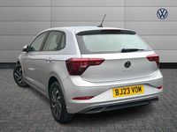 Begagnad VW Polo Life 95 HK (69 kW) 2023 Silver Halvkombi