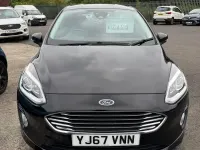Usado Ford Fiesta Zetec 70 HP (51 kW) 2017 Preto Citadino