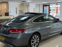 Usado Mercedes C220 Premium Plus 170 CV (125 kW) 2016 Gris Coupe