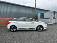 Usado Citroën DS5 2013 Blanco Utilitario