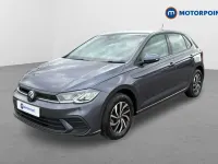 Begagnad VW Polo Life 2024 Grå Halvkombi