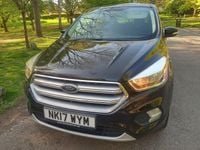 Usado Ford Kuga Zetec 120 HP (88 kW) 2017 Preto SUV