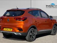 Usado MG ZS Excite 111 HP (81 kW) 2024 Laranja SUV