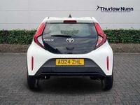 Used Toyota Aygo X PURE 72 HP (52 kW) 2024 White SUV