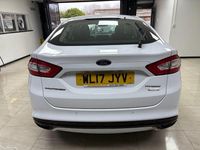 Usado Ford Mondeo Titanium 240 HP (176 kW) 2017 Branco Citadino