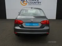 Usado VW Jetta SE 105 HP (77 kW) 2014 Cinzento Sedan