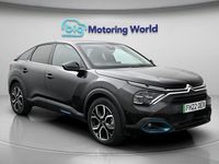 Begagnad Citroën e-C4 Shine 100 kW (136 HK) 2022 Svart Halvkombi