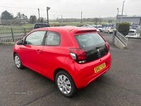 Used Peugeot 108 Active 68 HP (50 kW) 2017 Red Hatchback