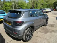 Usado Jeep Avenger Altitude 100 HP (73 kW) 2024 Cinzento SUV
