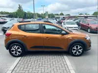 Używany Dacia Sandero Journey 90 KM (66 kW) 2023 Pomarańczowy Hatchback