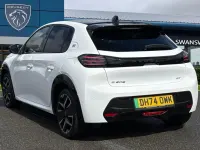 Używany Peugeot e-208 GT 113 kW (154 KM) 2025 Biały Hatchback