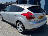 Begagnad Ford Focus Titanium 2012 Silver Halvkombi