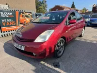 Used Toyota Prius 113 HP (83 kW) 2004 Red Hatchback