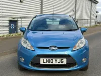 Usado Ford Fiesta Zetec 82 HP (60 kW) 2010 Azul Citadino