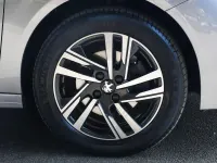 Begagnad Peugeot 208 Allure+ 99 HK (72 kW) 2022 Grå Halvkombi
