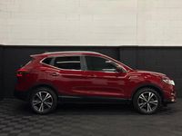 Used Nissan Qashqai N-Connecta 110 HP (80 kW) 2017 Red SUV