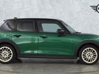 Begagnad Mini Cooper Hatch 154 HK (113 kW) 2024 Grön Halvkombi
