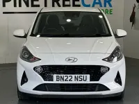 Used Hyundai i10 Premium 84 HP (61 kW) 2022 White Hatchback