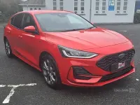 Used Ford Focus ST-Line 125 HP (91 kW) 2023 Red Hatchback
