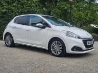 Used Peugeot 208 Allure 110 HP (80 kW) 2016 White Hatchback