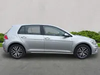 Used VW Golf VII SE 125 HP (91 kW) 2017 Silver Hatchback